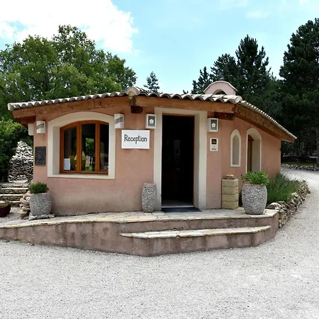 Domaine Du Val De 4*
