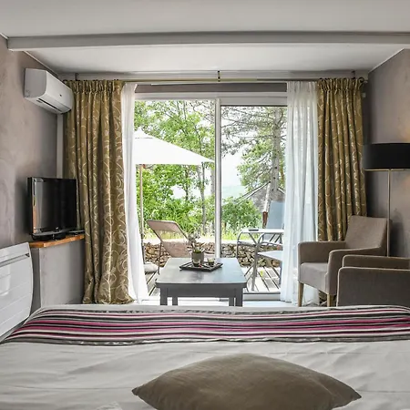 Domaine Du Val De Szálloda 4*
